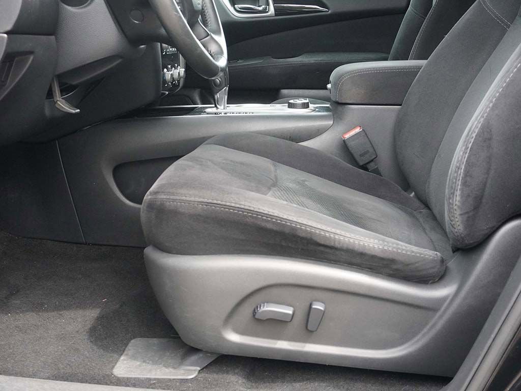Used 2016 Nissan Pathfinder SV w/ Trailer Tow Package AWD/4WD image 24