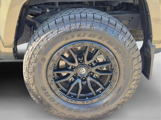 Used 2025 Toyota Tacoma Limited AWD/4WD image 22