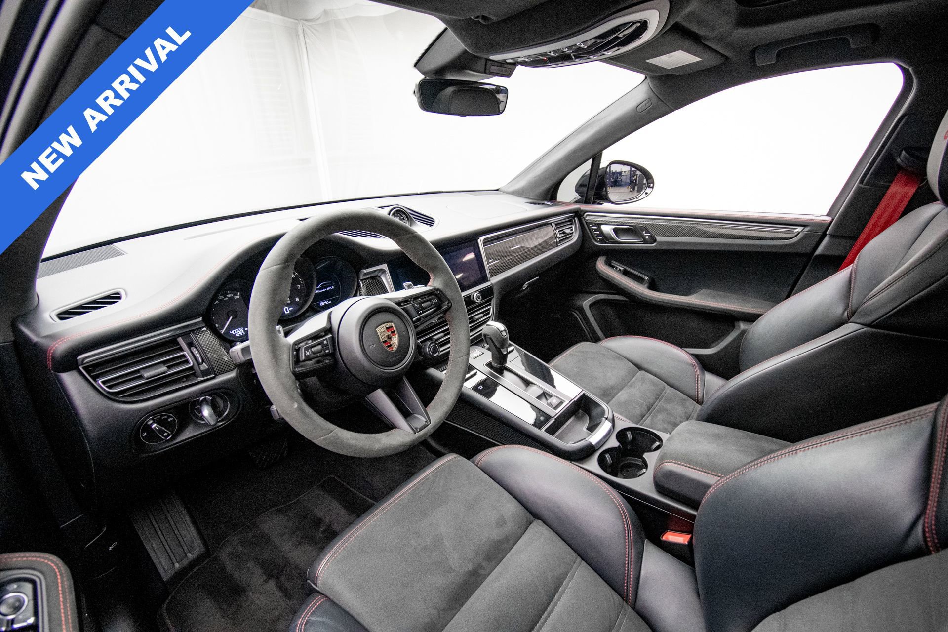 Used 2023 Porsche Macan GTS w/ GTS Sport Package AWD/4WD image 11