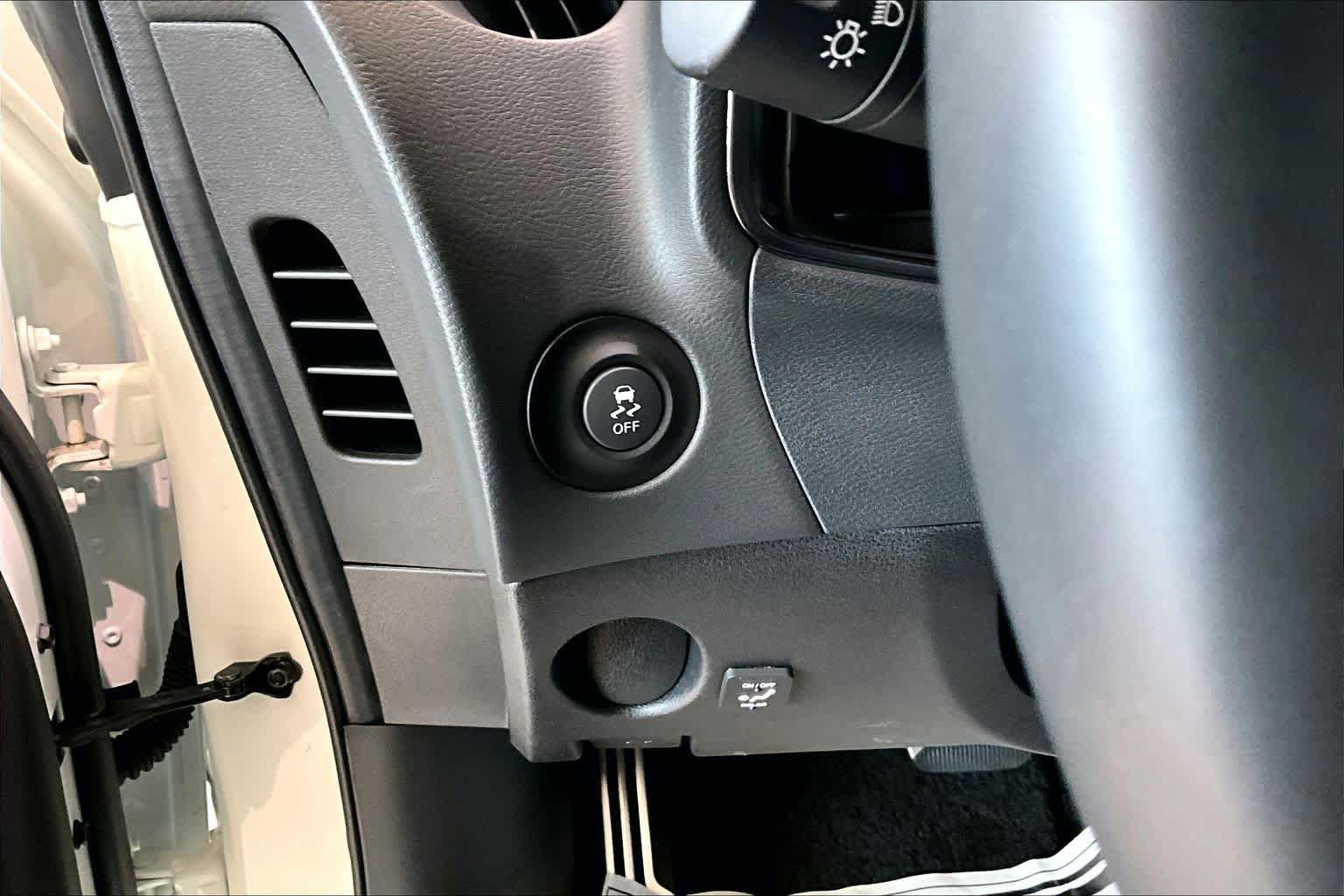 Certified 2025 Nissan Z Performance w/ Floor Mat Package RWD image 32