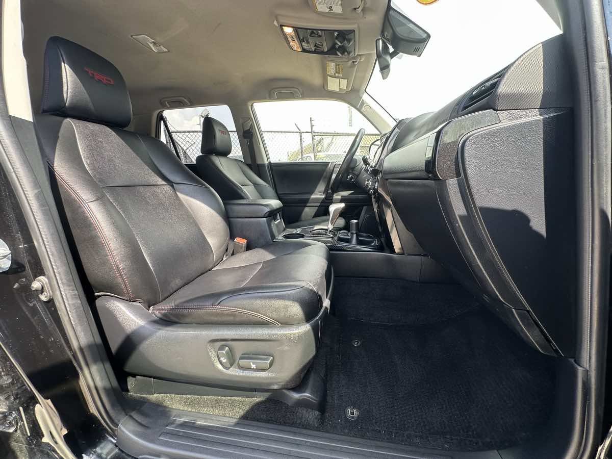 Used 2024 Toyota 4Runner TRD Off-Road Premium AWD/4WD image 27