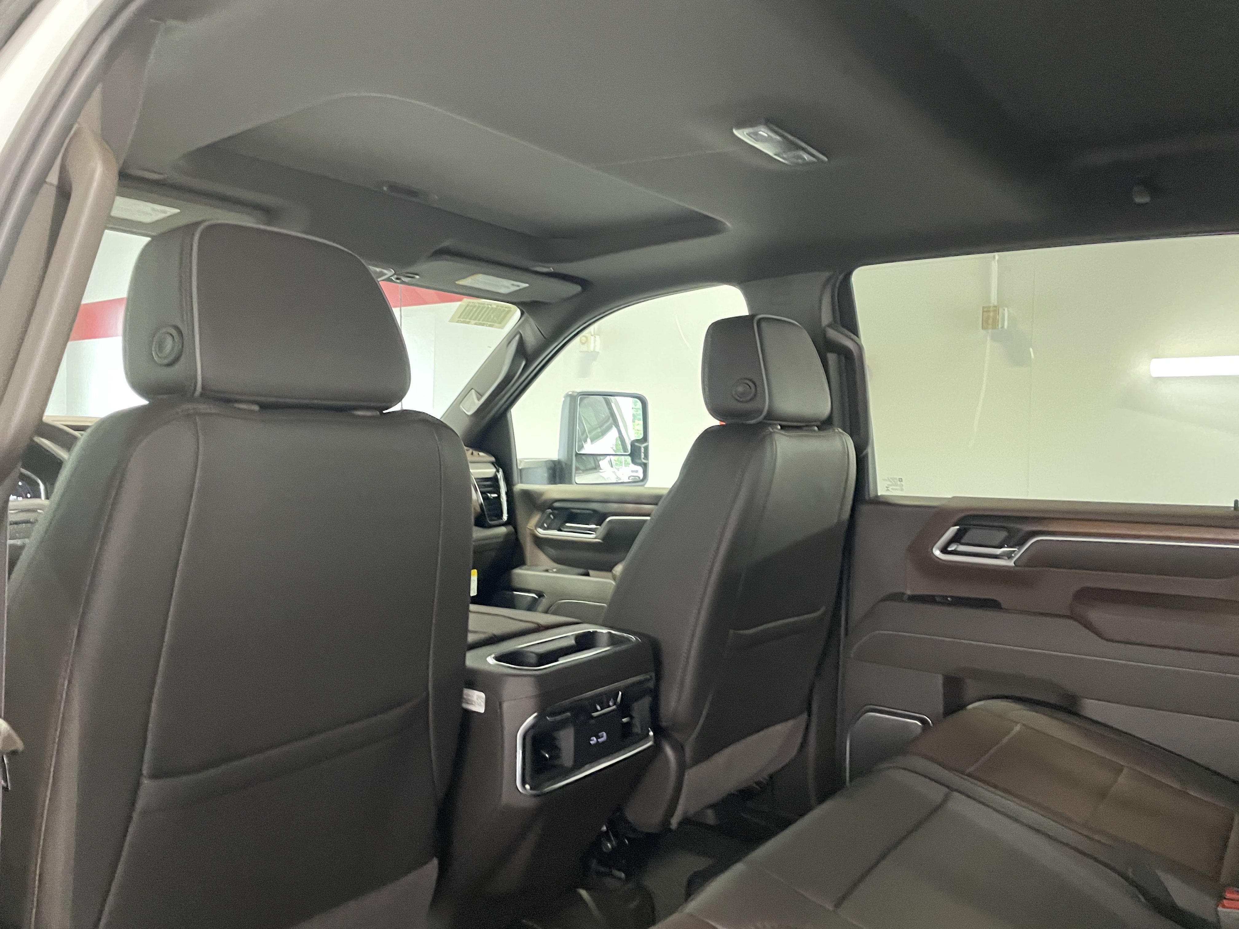 New 2026 GMC Sierra 2500 Denali w/ Denali Reserve Package AWD/4WD image 11