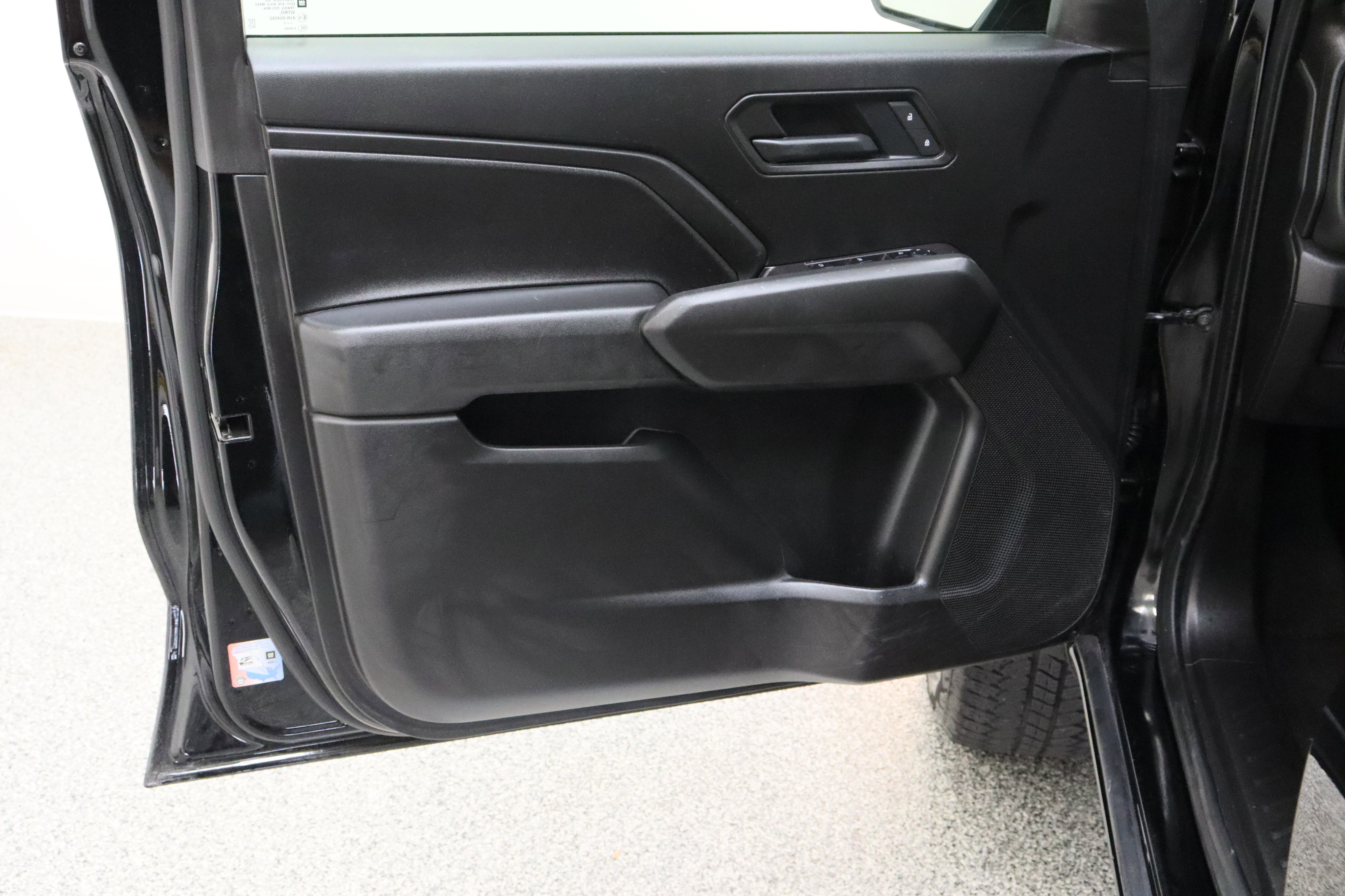 Used 2025 Chevrolet Colorado Trail Boss image 12