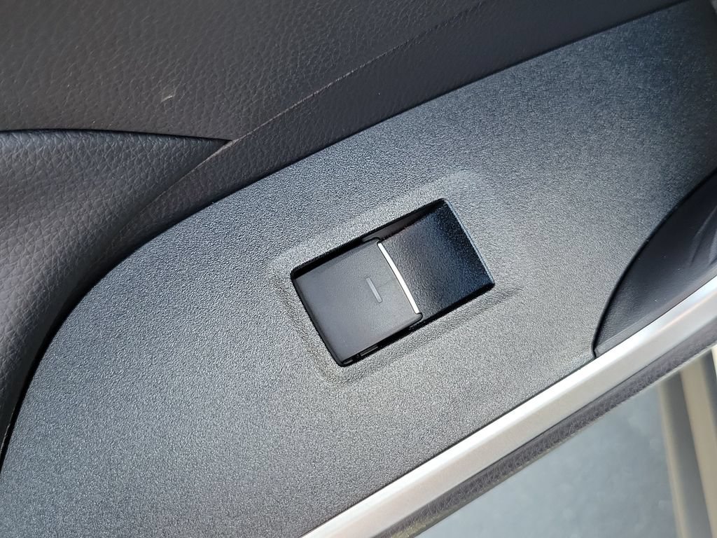 Used 2022 Toyota RAV4 XLE Premium FWD image 18