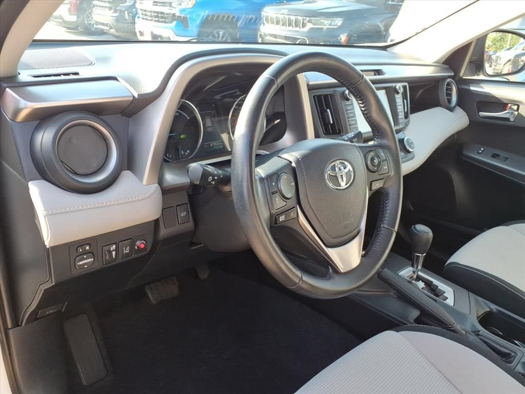 Used 2018 Toyota RAV4 XLE w/ Convenience Package AWD/4WD image 18