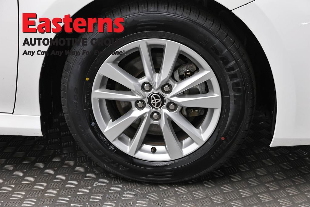 Used 2025 Toyota Camry LE FWD image 31