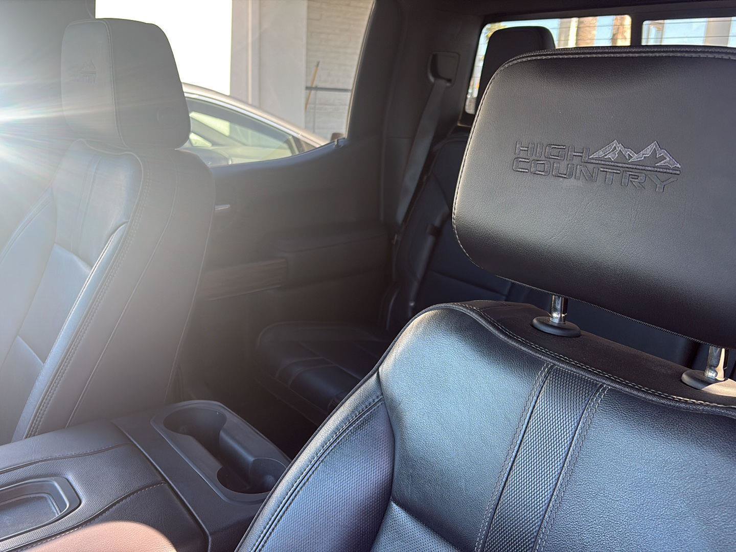 Used 2019 Chevrolet Silverado 1500 High Country w/ Technology Package AWD/4WD image 8