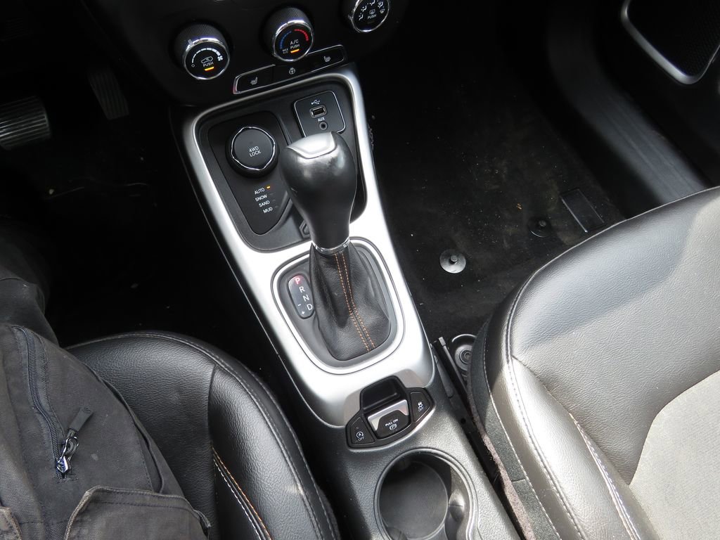 Used 2018 Jeep Compass Latitude w/ Cold Weather Group AWD/4WD image 23