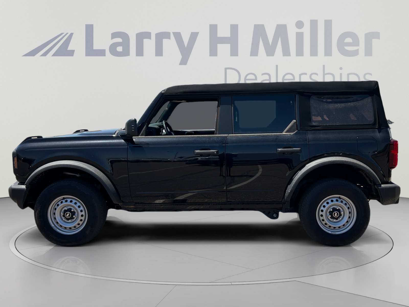 New 2025 Ford Bronco 4-Door AWD/4WD image 2