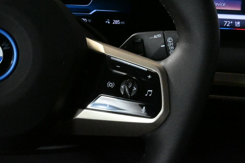 Used 2025 BMW iX xDrive50 w/ Premium Package image 18