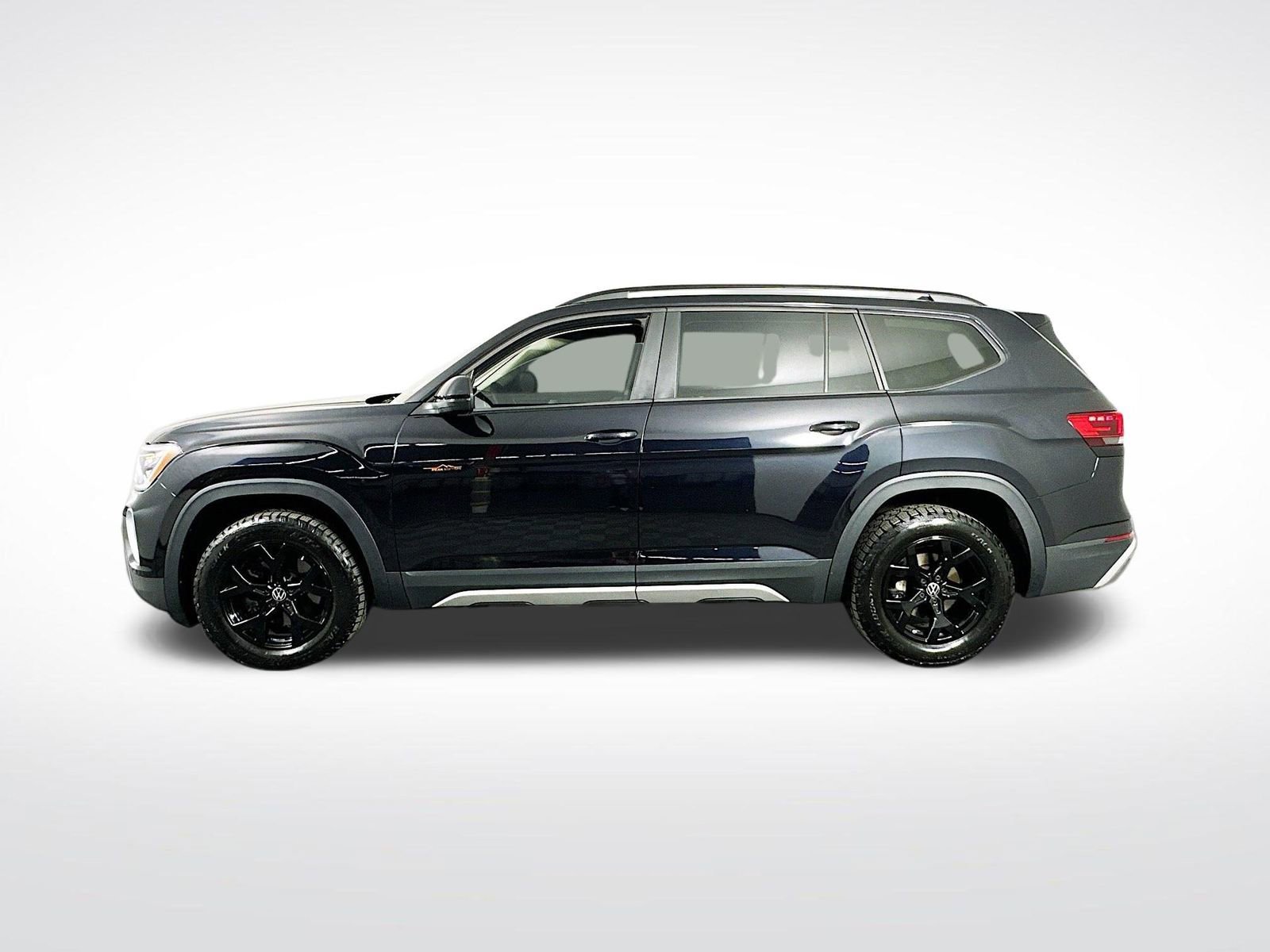 Used 2024 Volkswagen Atlas Peak Edition SE AWD/4WD image 5