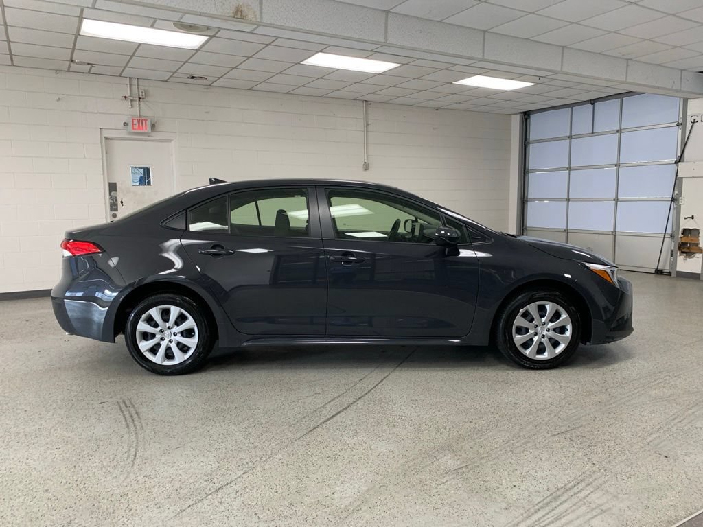 Used 2025 Toyota Corolla LE FWD image 7