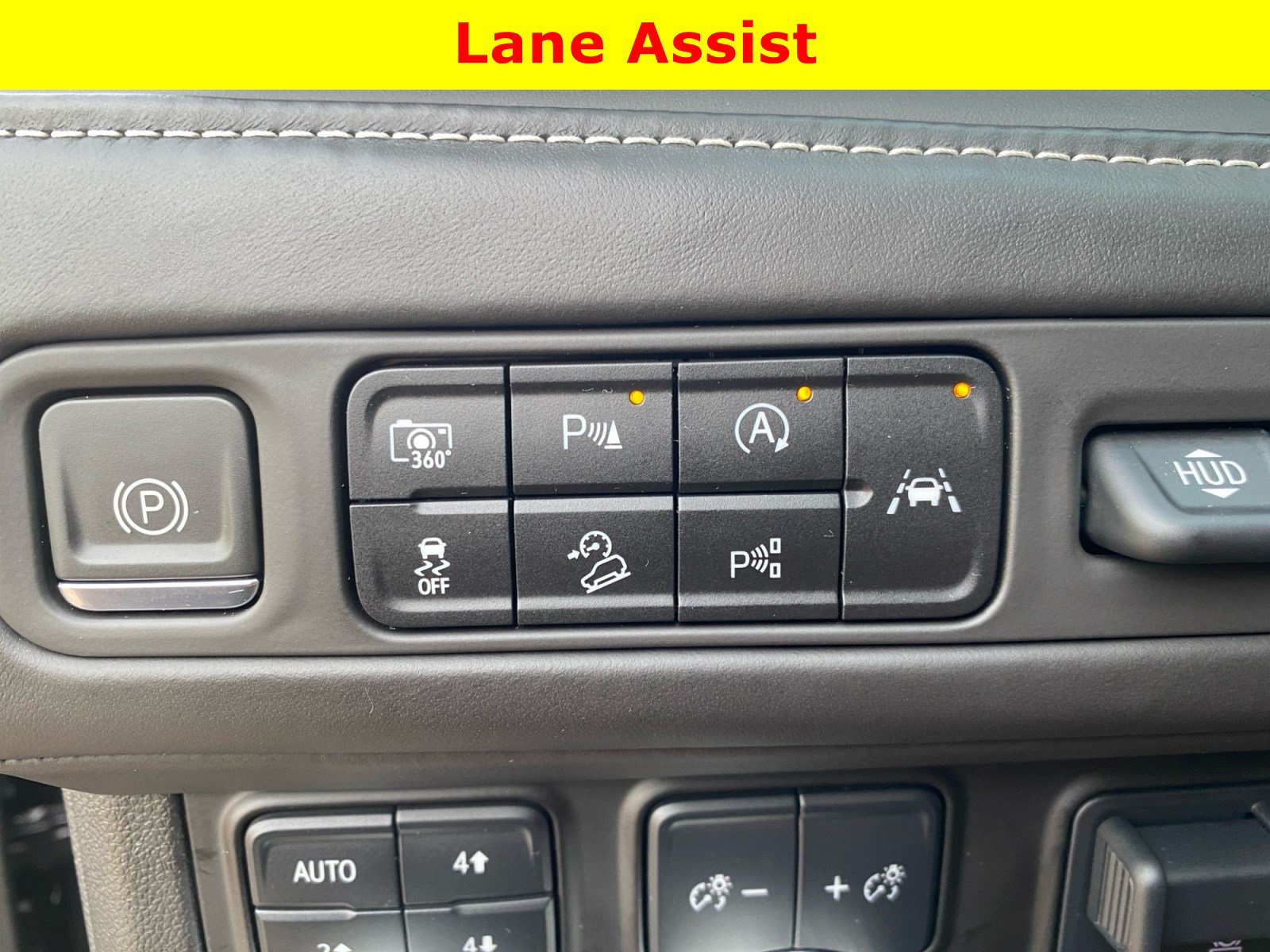 Used 2023 GMC Yukon XL Denali Ultimate w/ LPO, Floor Liner Package AWD/4WD image 23