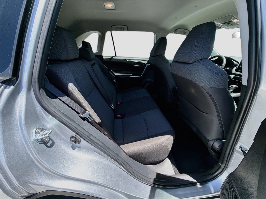 Used 2025 Toyota RAV4 XLE FWD image 28