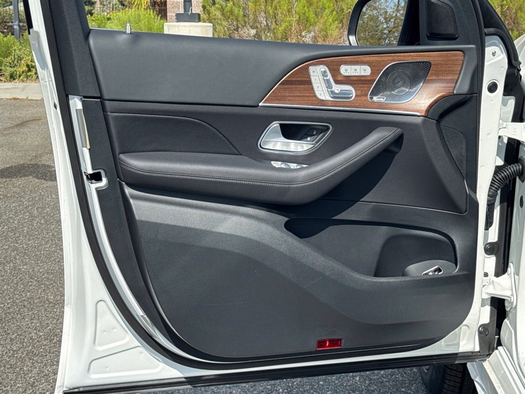 New 2026 Mercedes-Benz GLS 450 4MATIC image 19