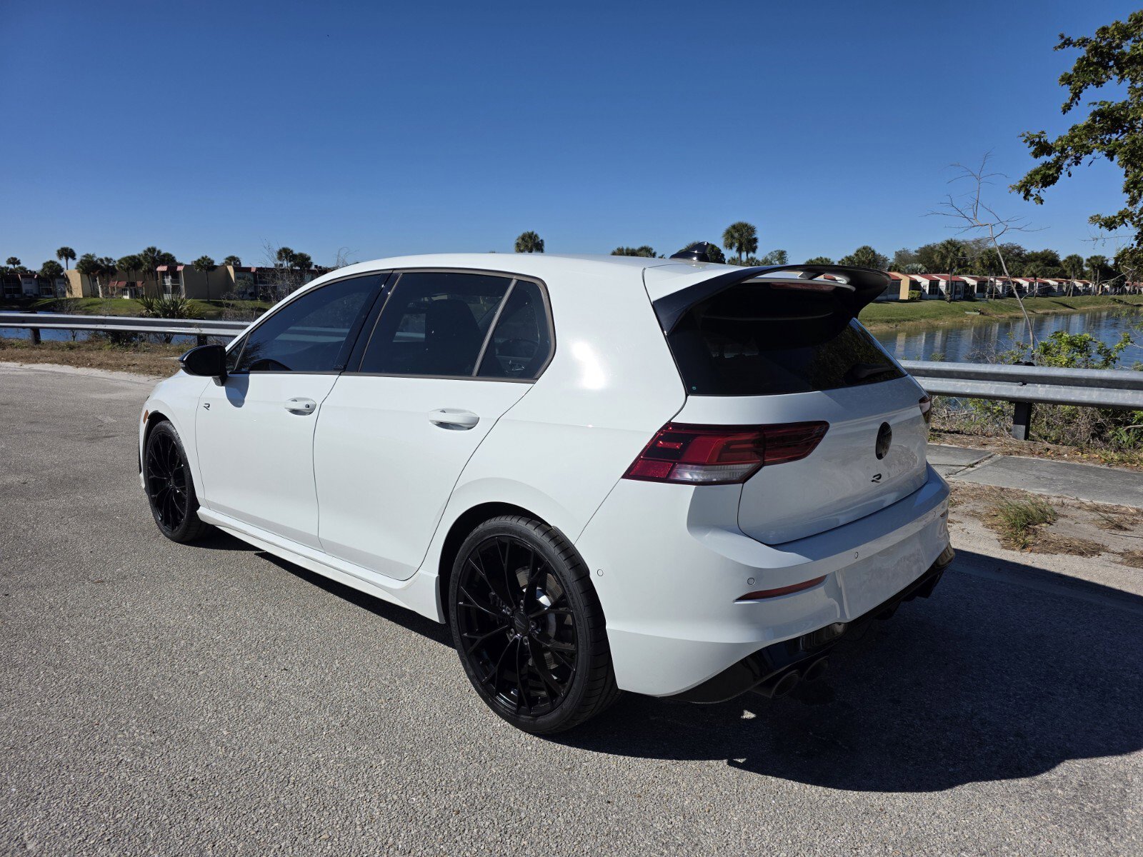 Used 2025 Volkswagen Golf R Black Edition image 2