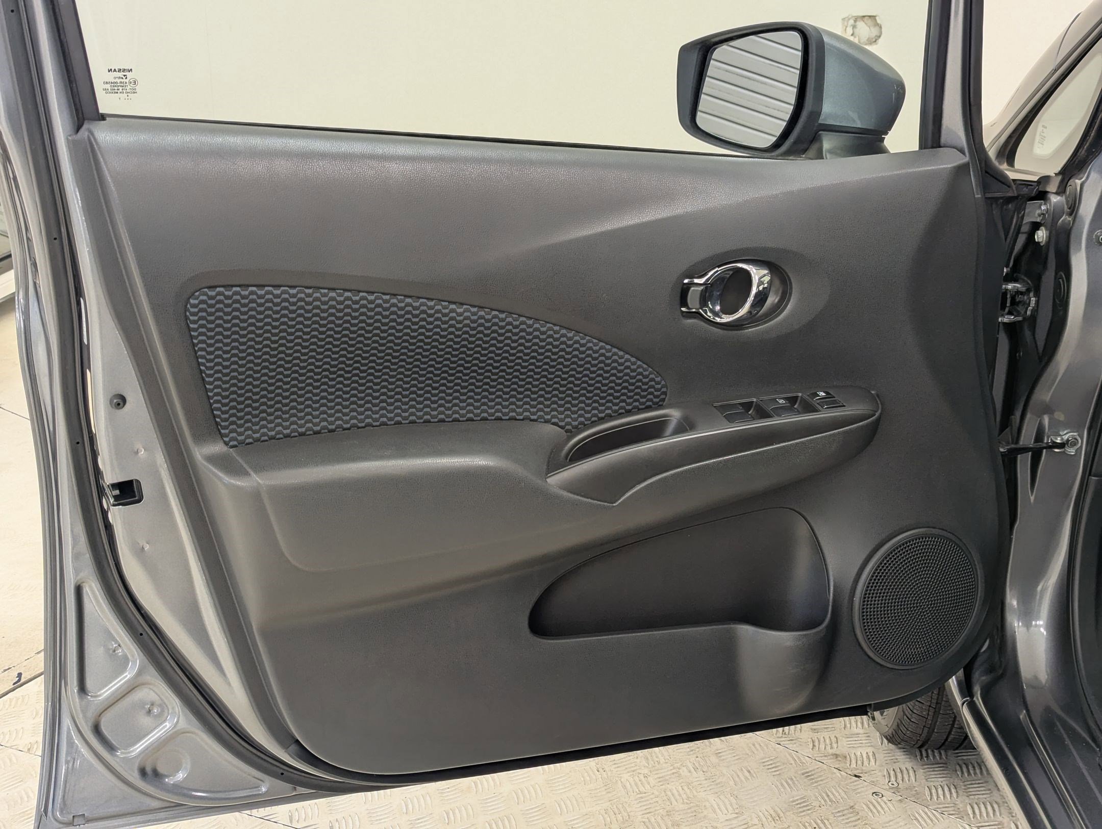 Used 2017 Nissan Versa Note SV image 26