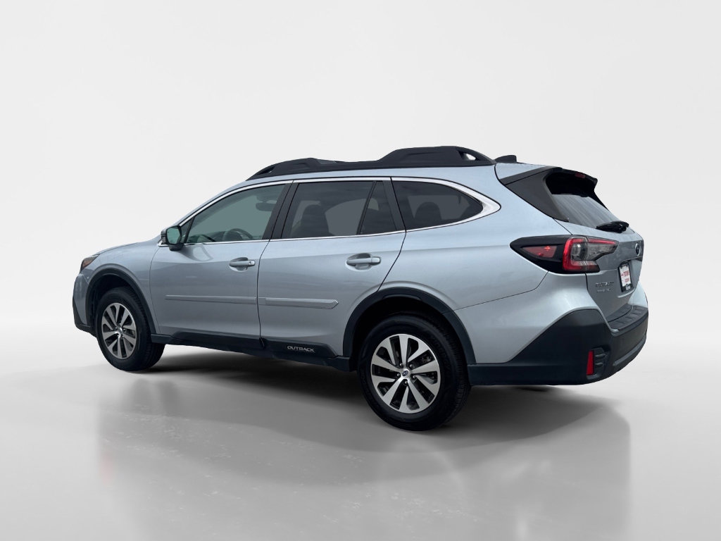 Used 2022 Subaru Outback Premium image 4