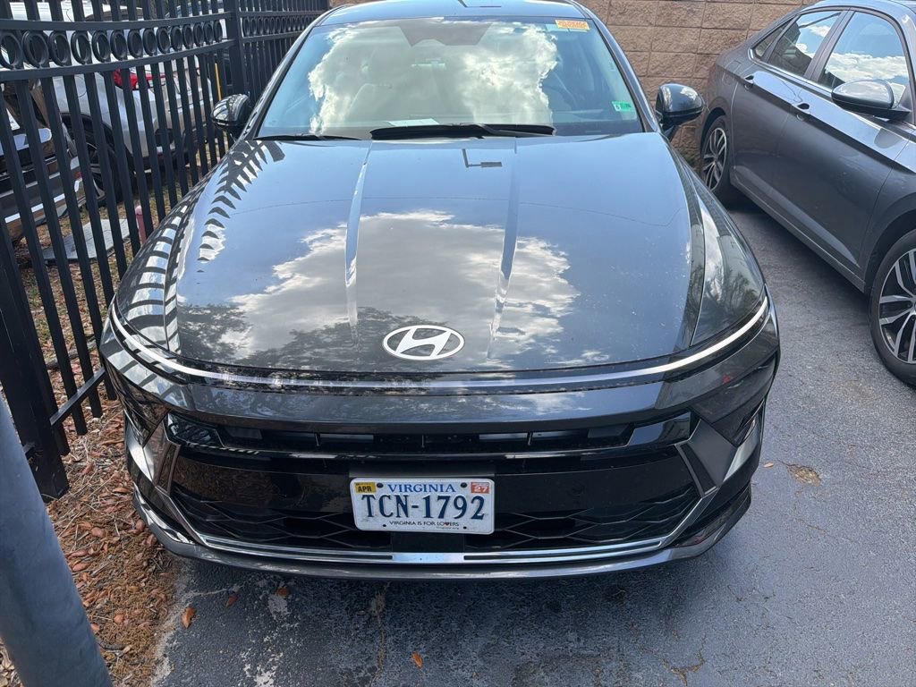 Used 2025 Hyundai Sonata SEL FWD image 2