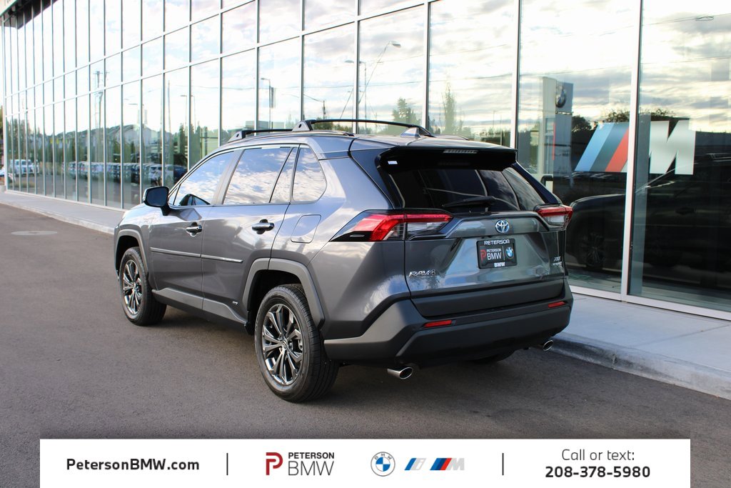 Used 2023 Toyota RAV4 XLE Premium image 7