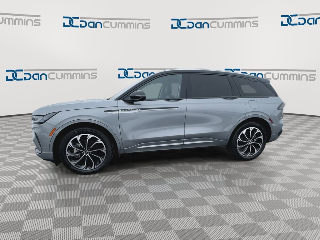 Used 2024 Lincoln Nautilus Reserve image 5