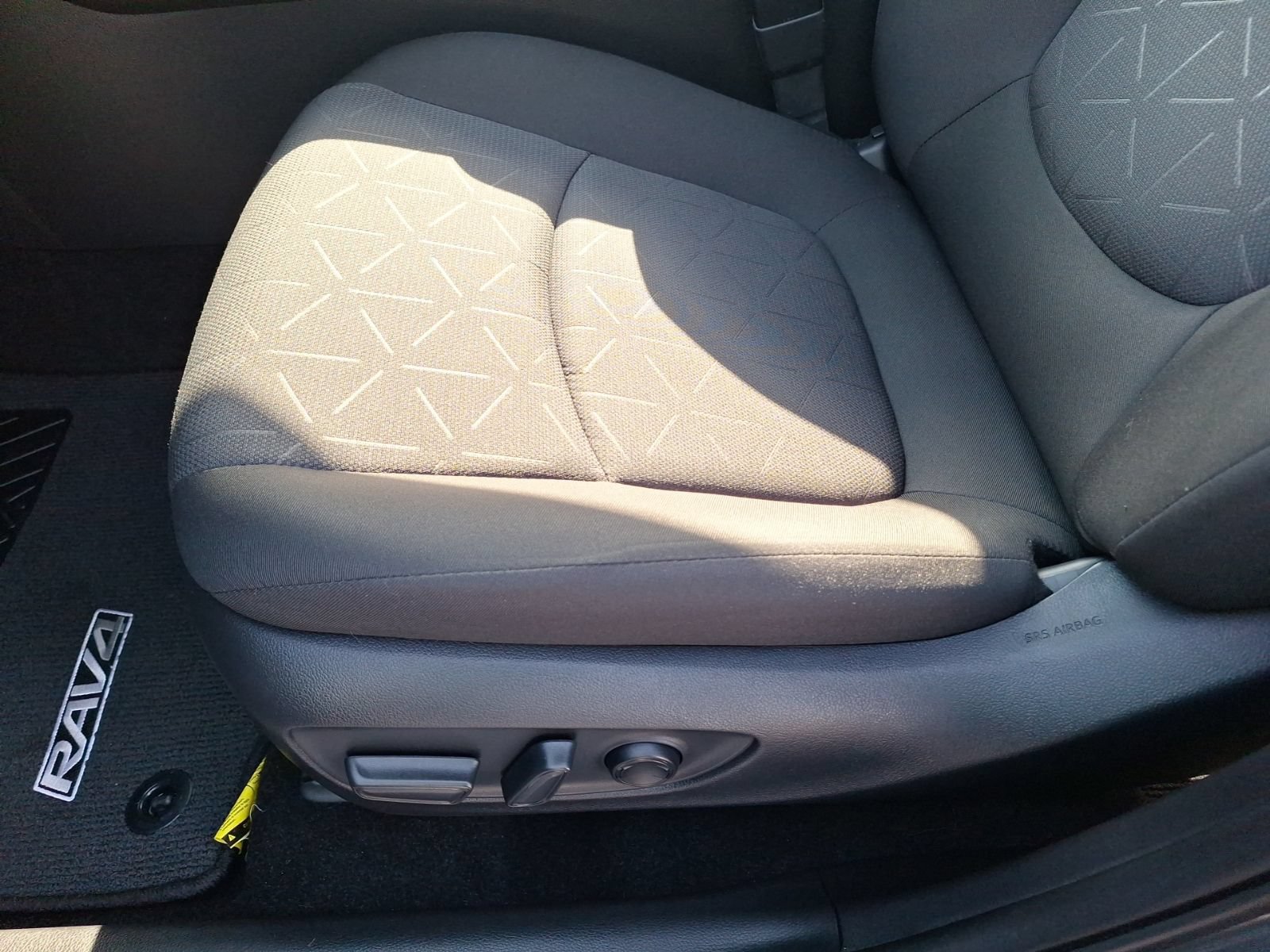 Used 2024 Toyota RAV4 XLE w/ Convenience Package AWD/4WD image 17