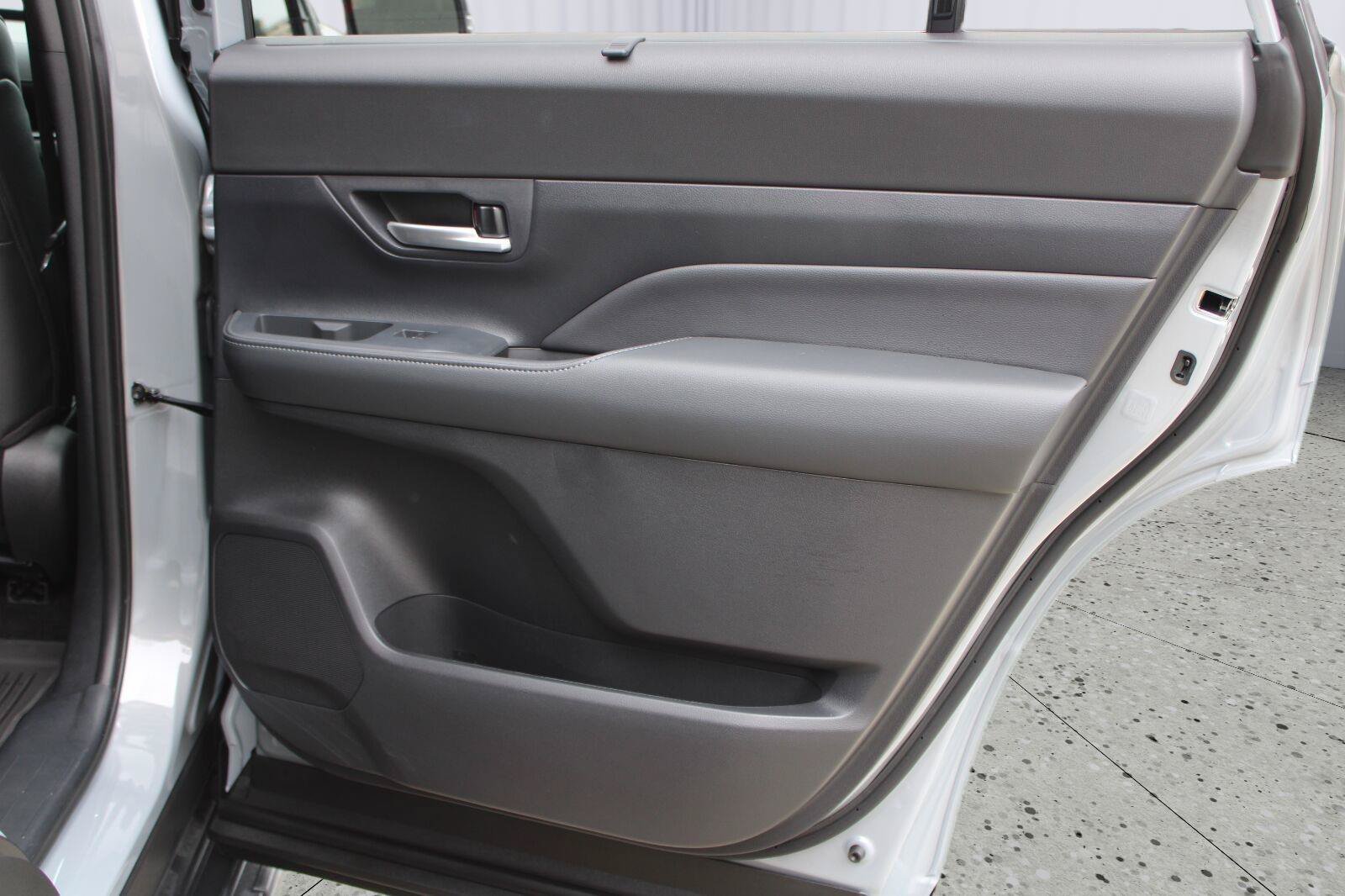 Used 2025 Toyota Grand Highlander AWD Hybrid image 44