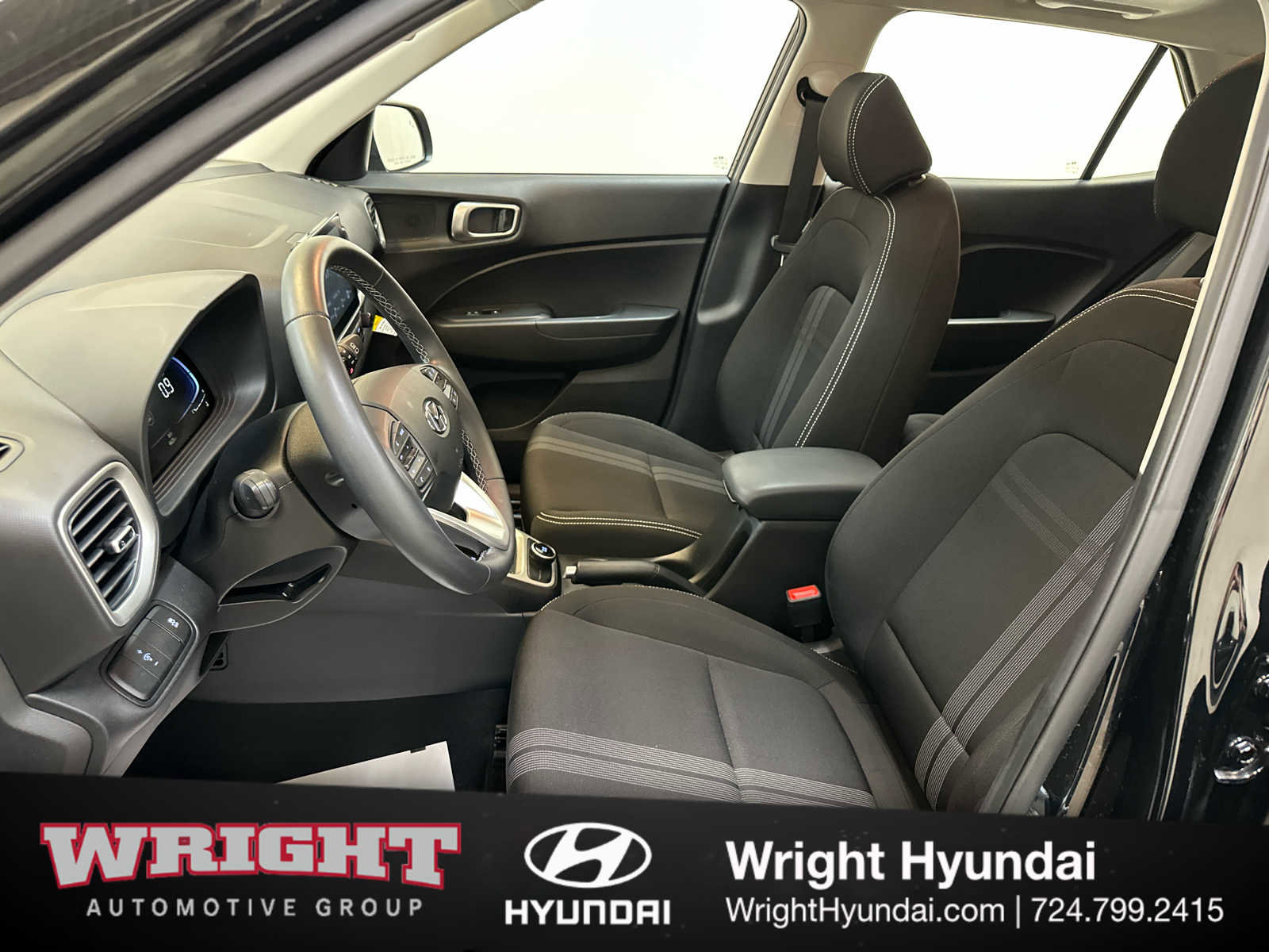 Certified 2025 Hyundai Venue SEL FWD image 11