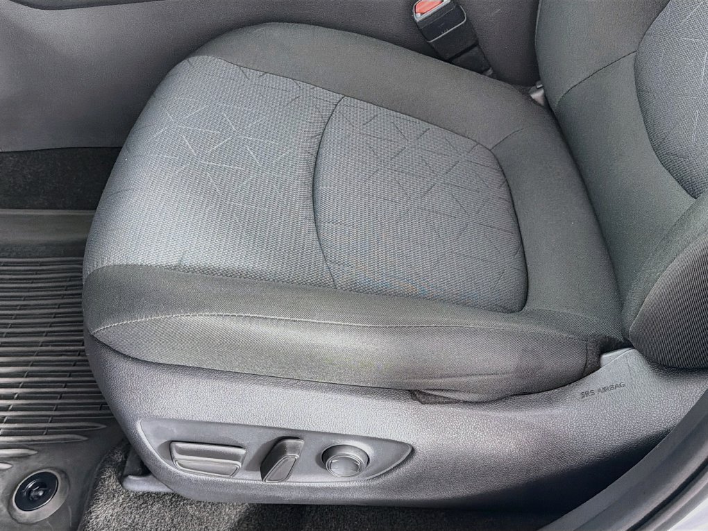 Used 2025 Toyota RAV4 XLE FWD image 24