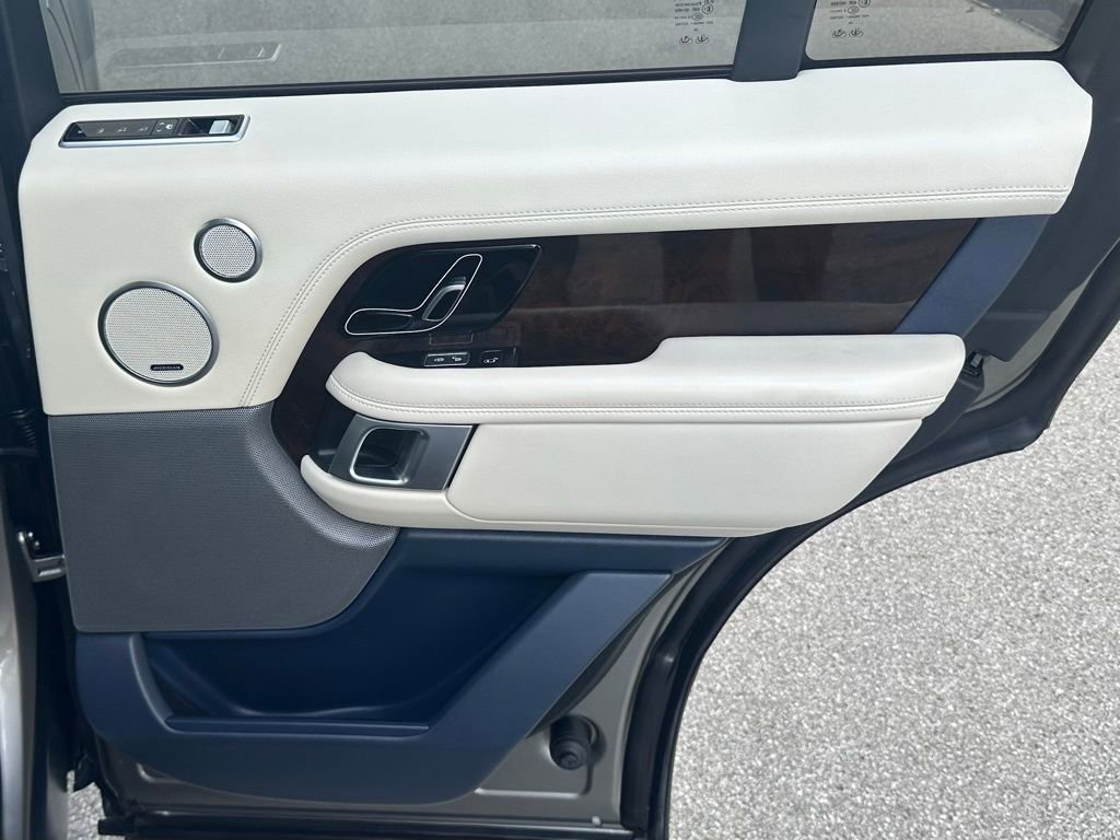 Used 2020 Land Rover Range Rover HSE image 21