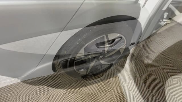 Certified 2023 Hyundai Elantra Limited w/ Winter Weather Package FWD image 16