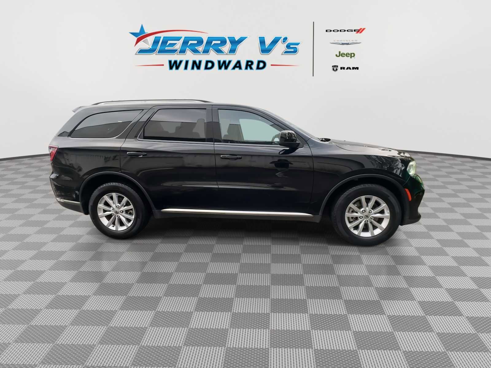 Used 2023 Dodge Durango SXT image 9