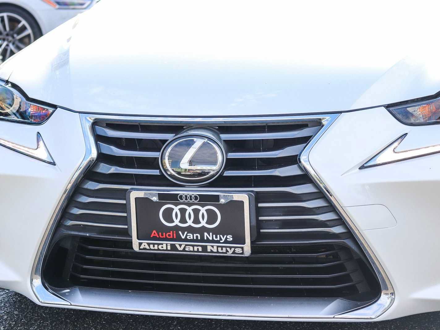 Used 2018 Lexus IS 300 RWD image 8