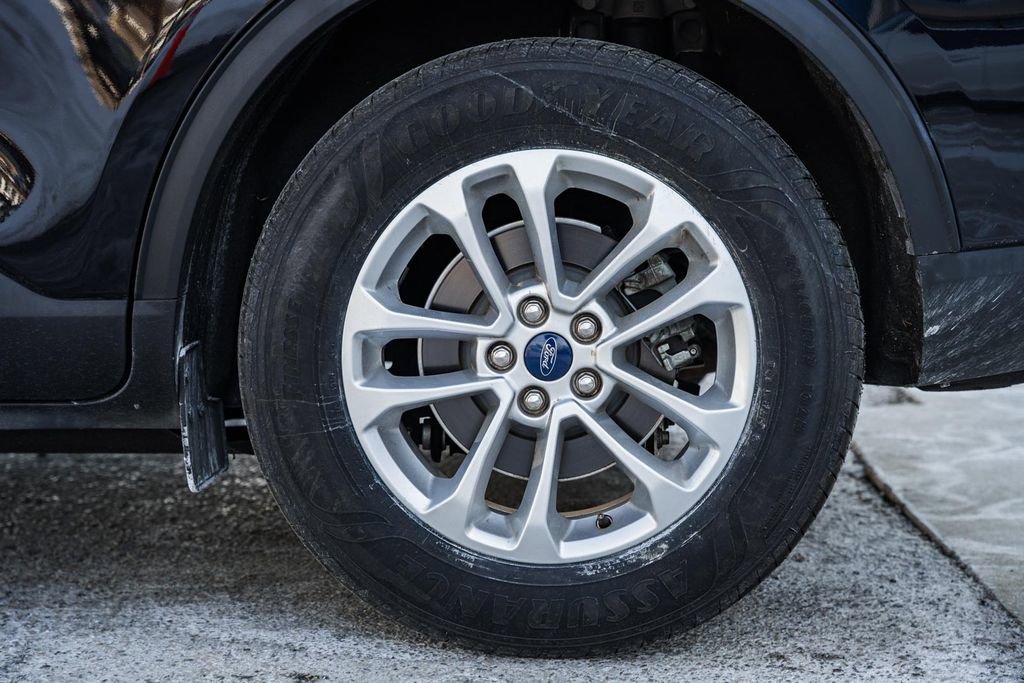 Used 2021 Ford Escape SE image 15