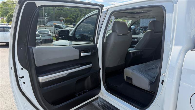 Used 2015 Toyota Tundra Limited w/ Limited Premium Package AWD/4WD image 41