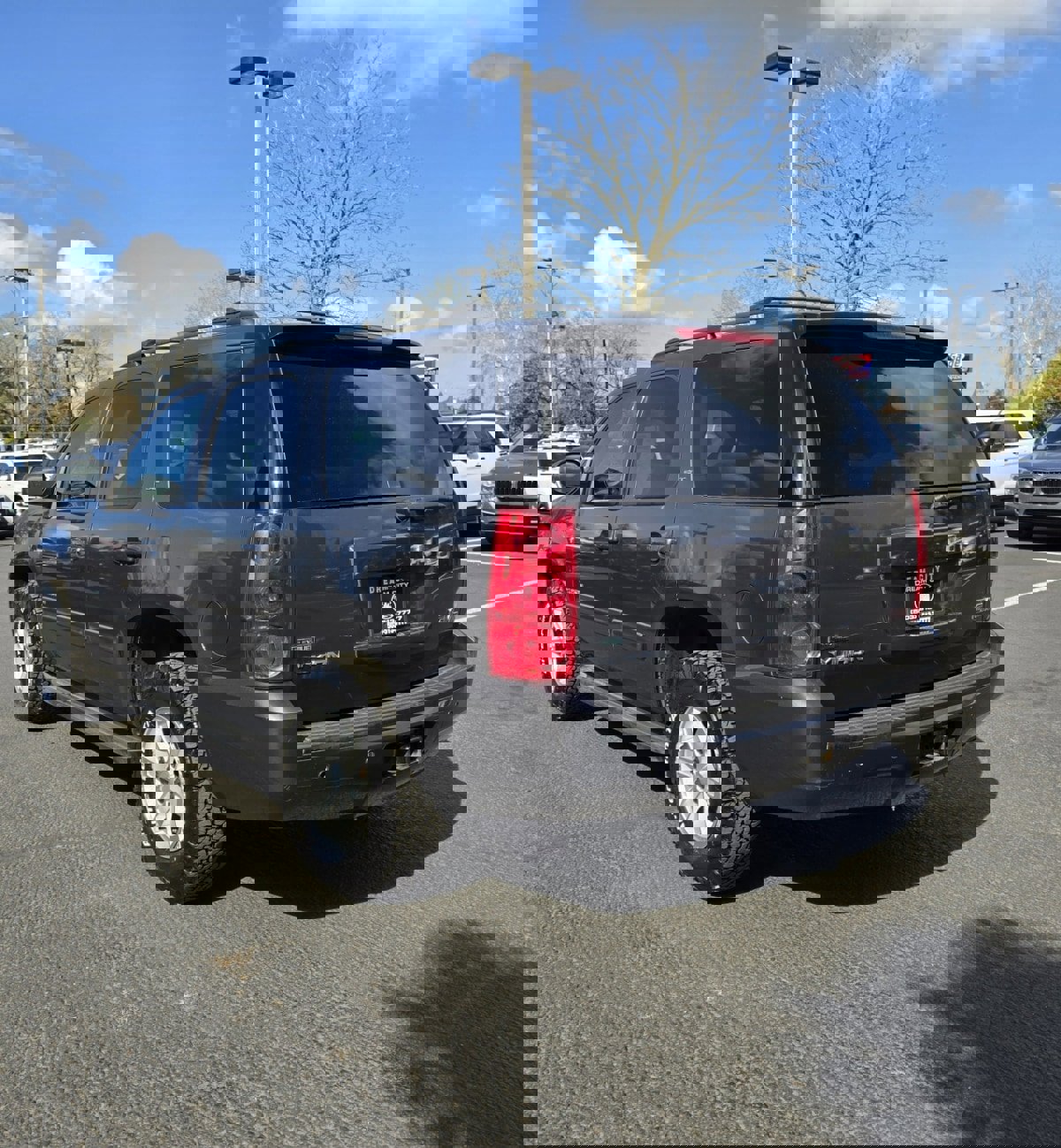 Used 2010 GMC Yukon SLT w/ SLT-2 Equipment Package image 13