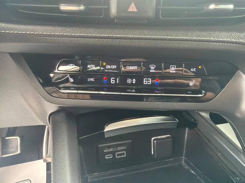 Used 2023 Buick Envision Essence w/ Technology Package I AWD/4WD image 28
