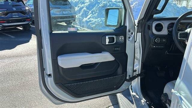 Used 2023 Jeep Wrangler Sahara 4xe image 8