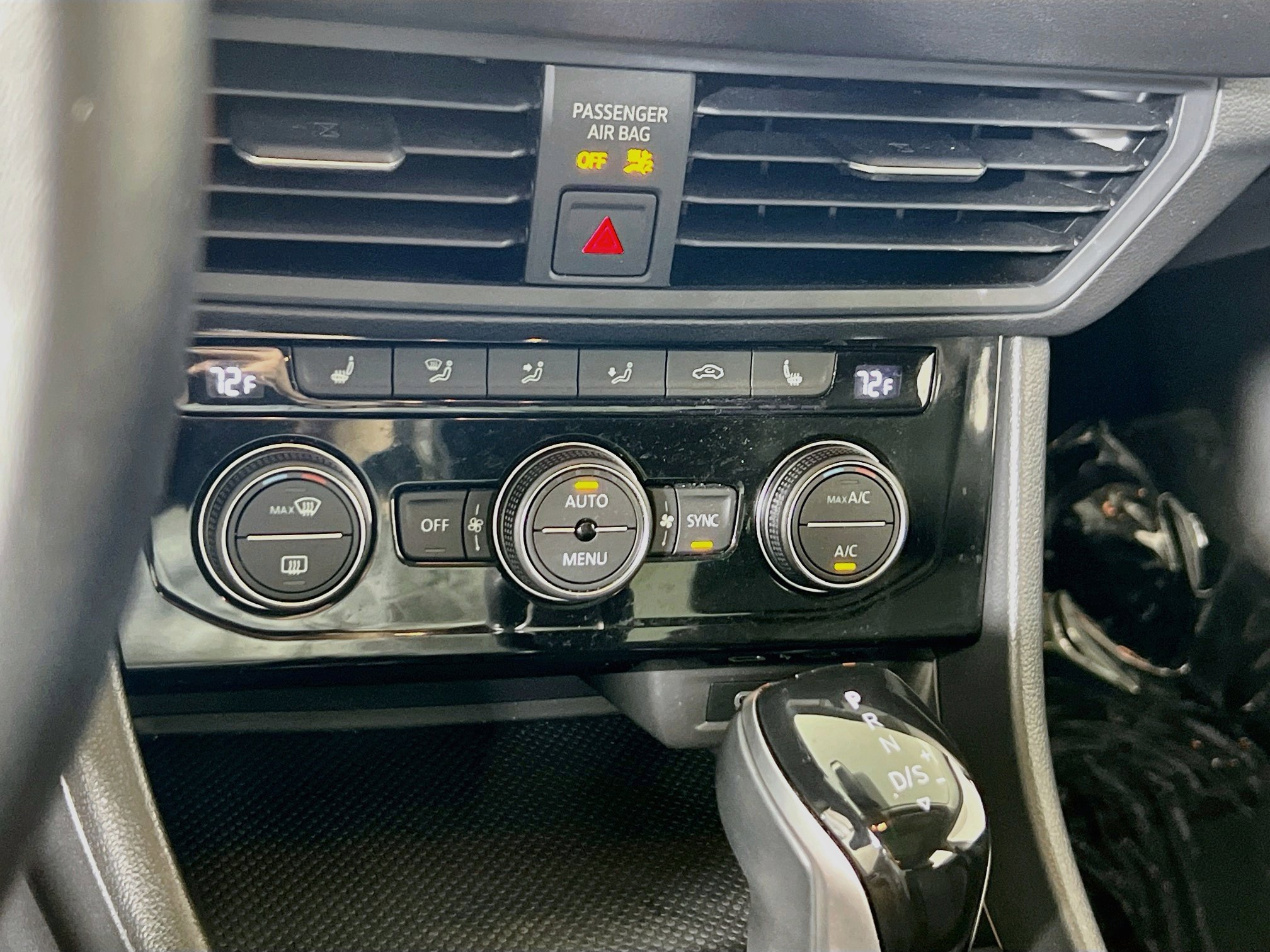 Used 2022 Volkswagen Jetta SE FWD image 15