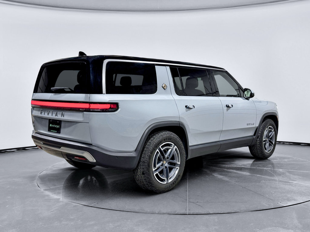 Used 2025 Rivian R1S Adventure Dual AWD/4WD image 3