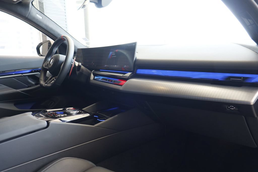 Used 2026 BMW M5 Touring AWD/4WD image 24