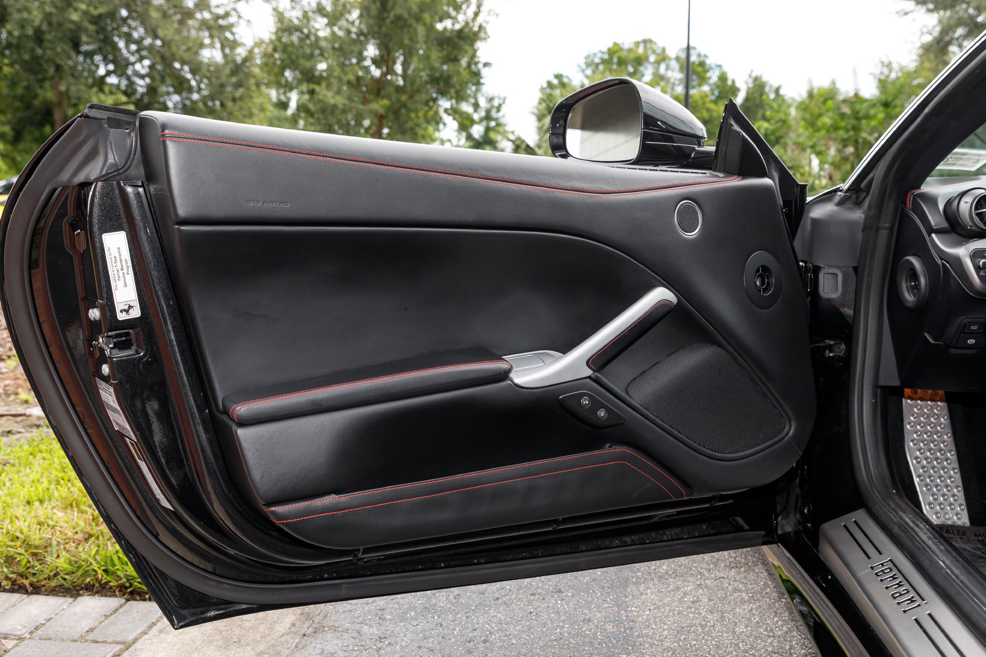 Used 2014 Ferrari F12 Berlinetta RWD image 34