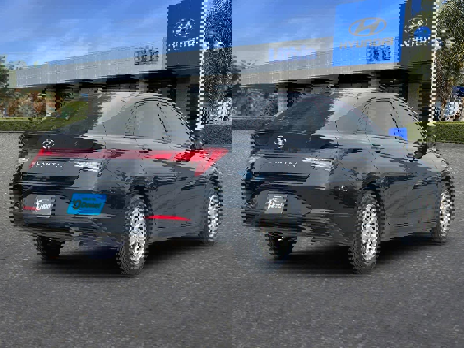 Used 2021 Hyundai Elantra SE video 3