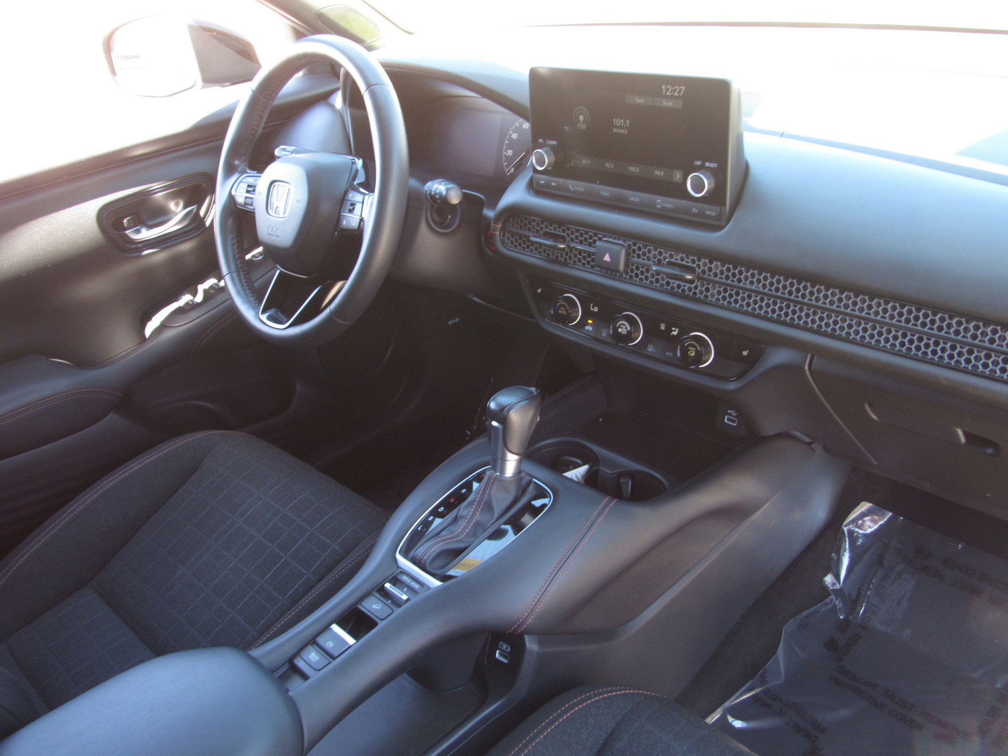 Used 2023 Honda HR-V Sport image 9