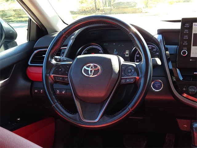 Used 2021 Toyota Camry XSE image 13