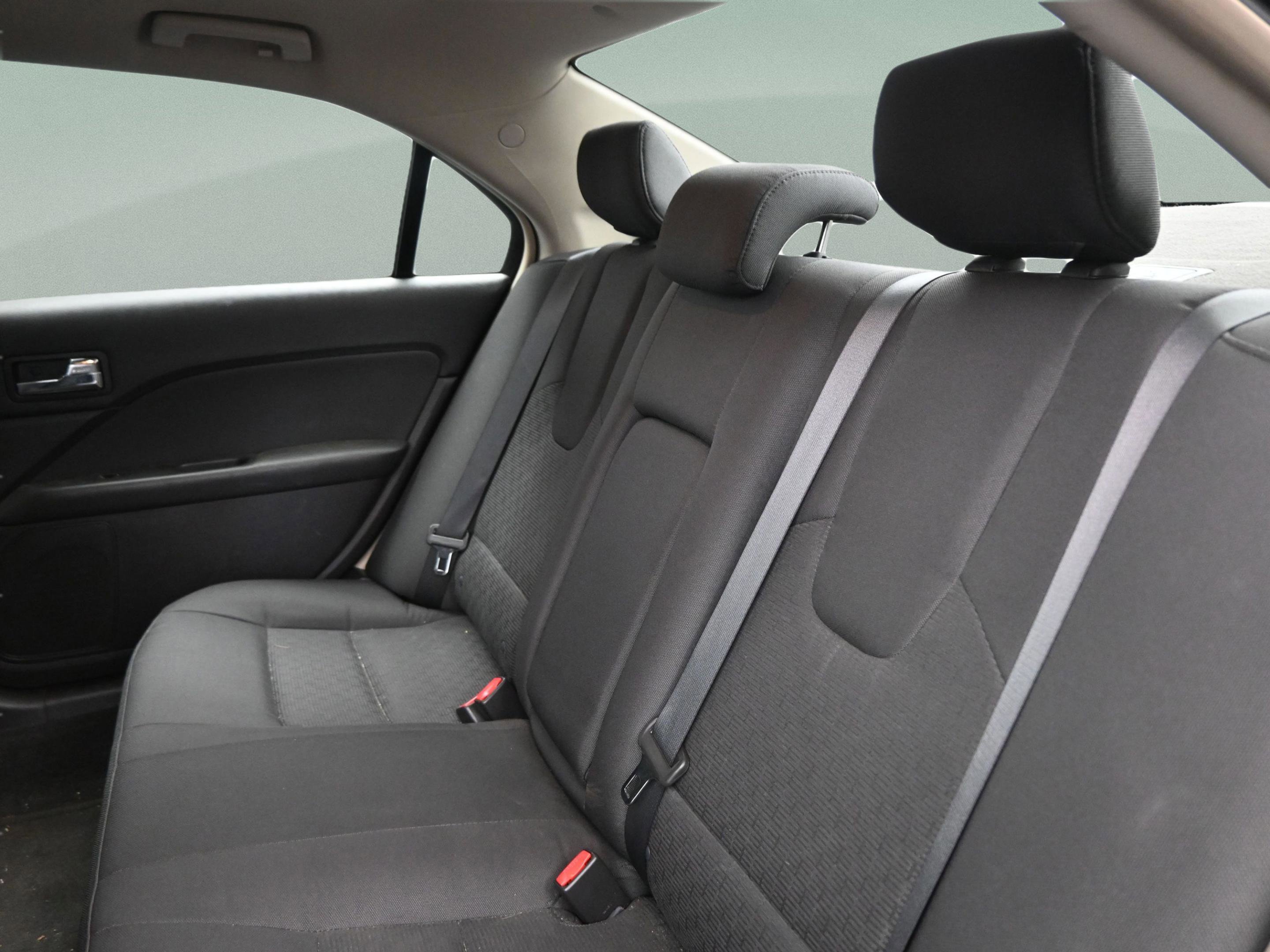 Used 2012 Ford Fusion SE image 30