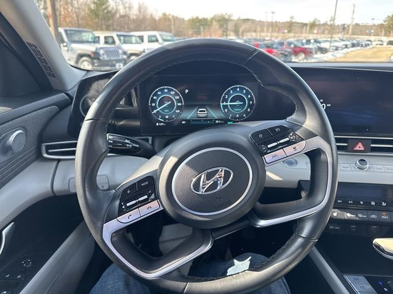Used 2023 Hyundai Elantra Limited w/ Cargo Package FWD image 24