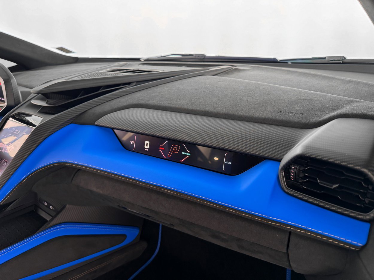 Used 2025 Lamborghini Revuelto image 25