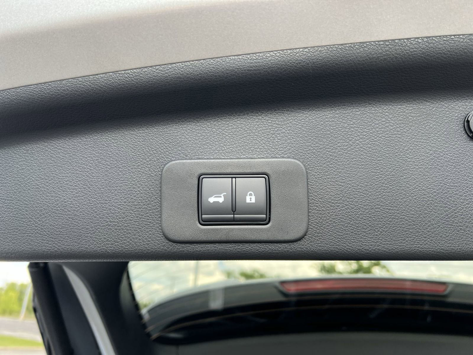 New 2025 Nissan Murano SV image 32