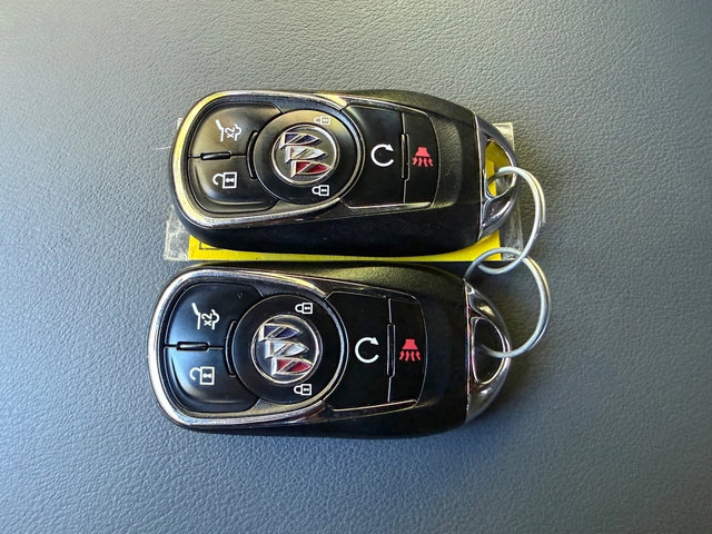 Used 2024 Buick Enclave Essence image 35